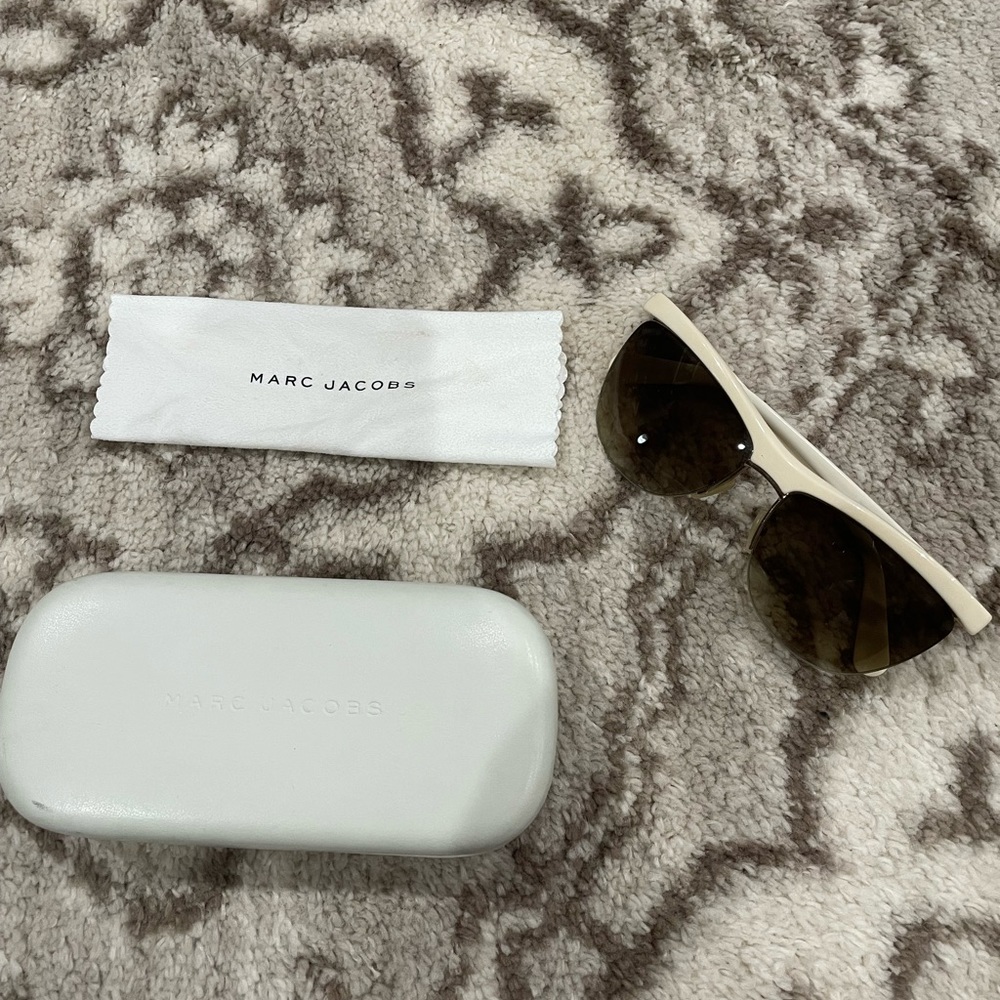 Marc Jacobs aviator sunglasses